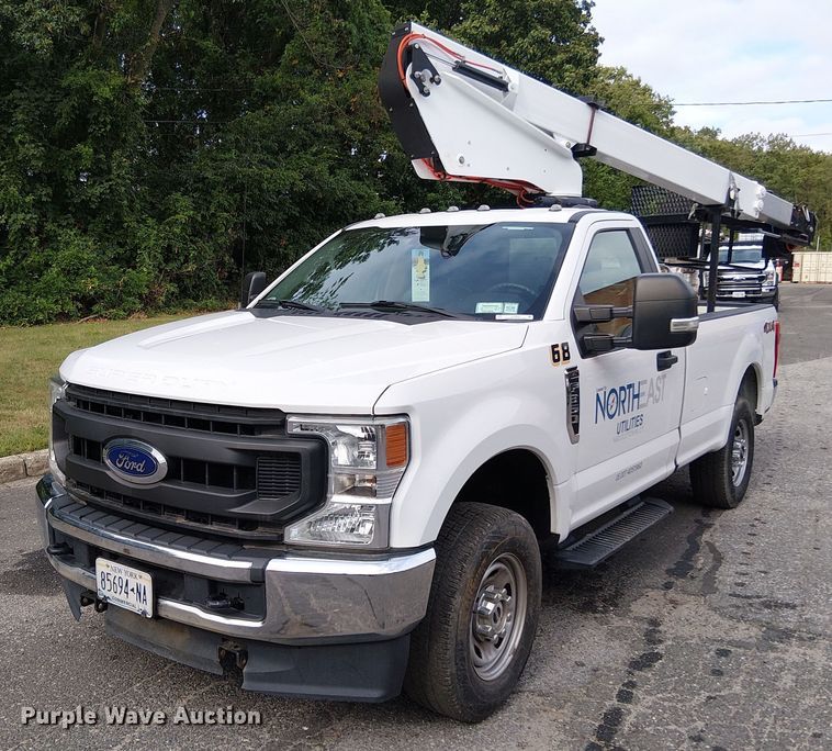 2020 Ford F350 Super Duty XL bucket truck - EV5009