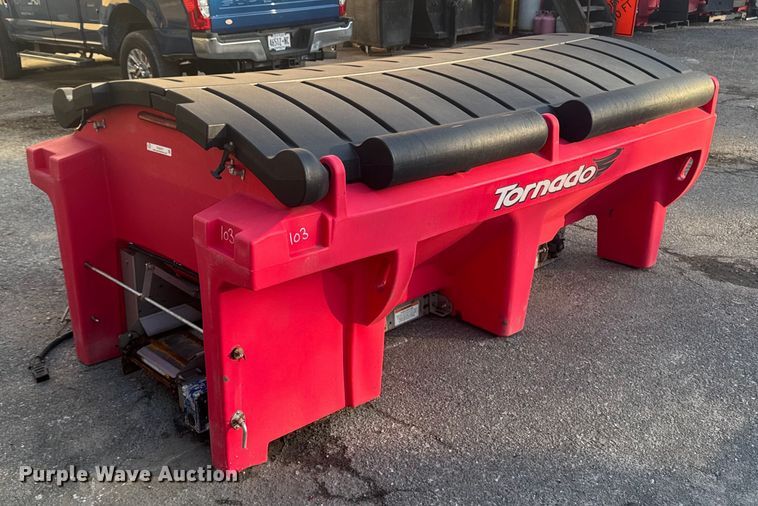 Western Tornado spreader - EV5082