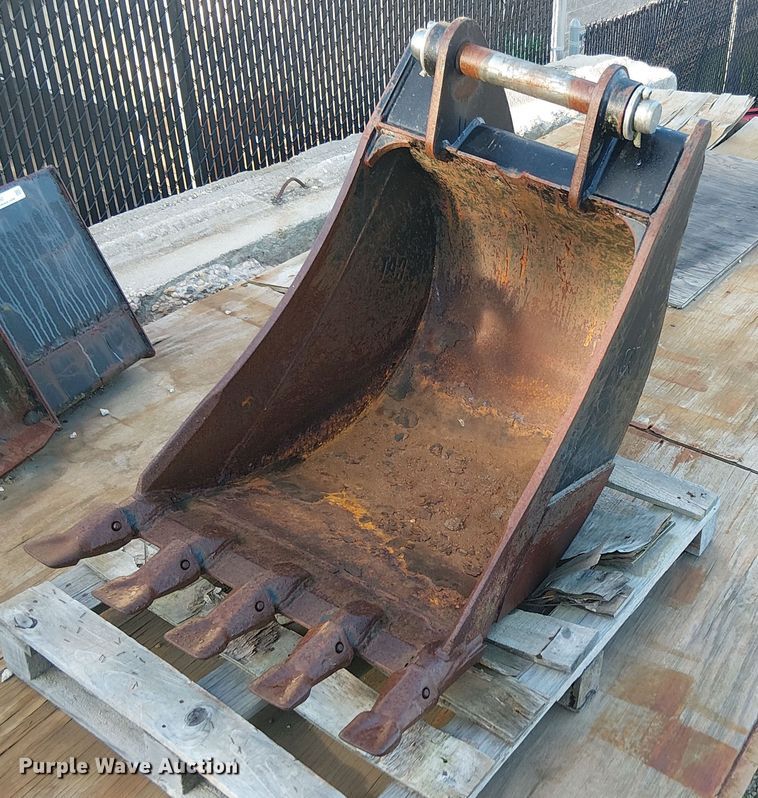 Caterpillar backhoe bucket - EV5133