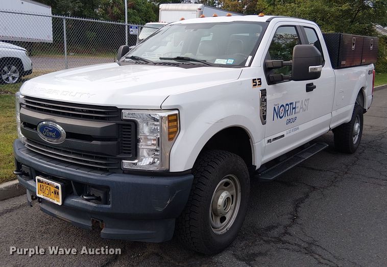 2018 Ford F350 Super Duty SuperCab pickup truck - EV5163
