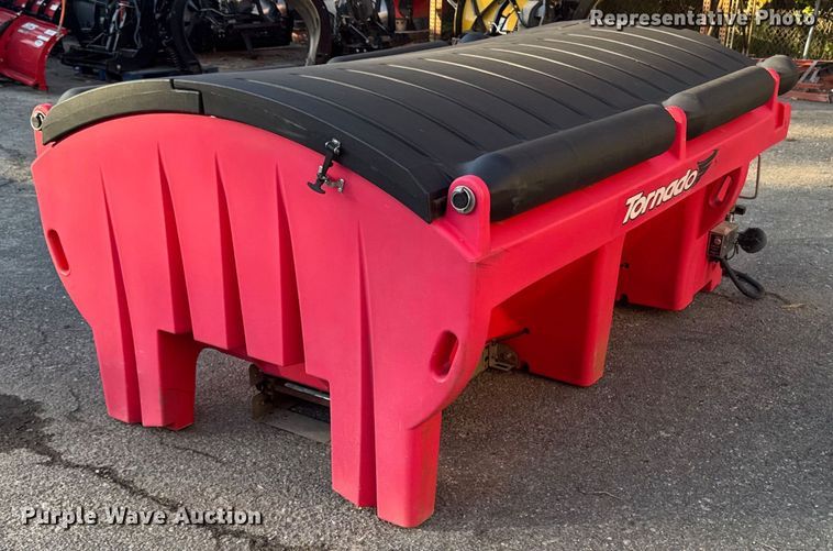 (2) Western Tornado spreaders - EV5215