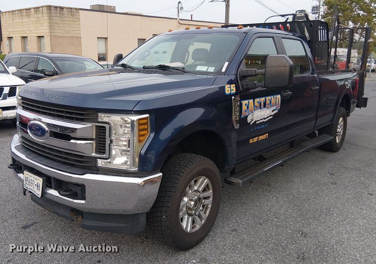2019 Ford F250 Super Duty Crew Cab pickup truck - EV5238