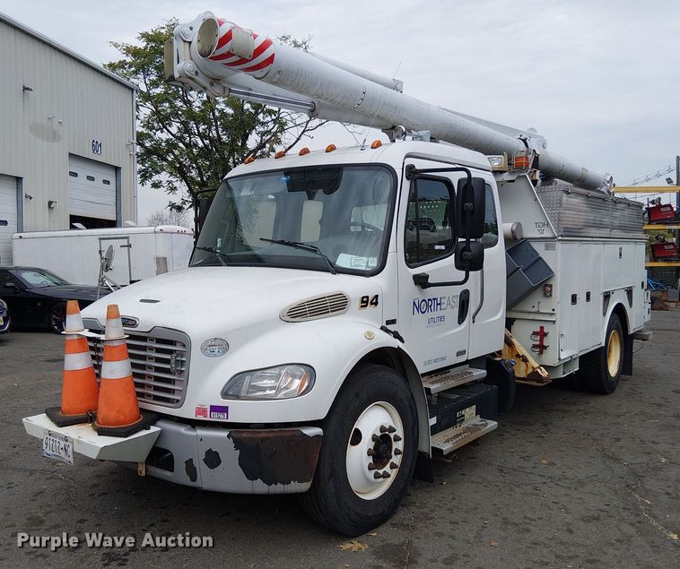 2012 Freightliner M2 bucket truck - EV5255