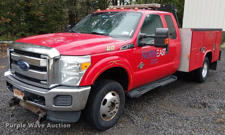 2016 Ford F350 Super Duty utility bed pickup truck - EV5275