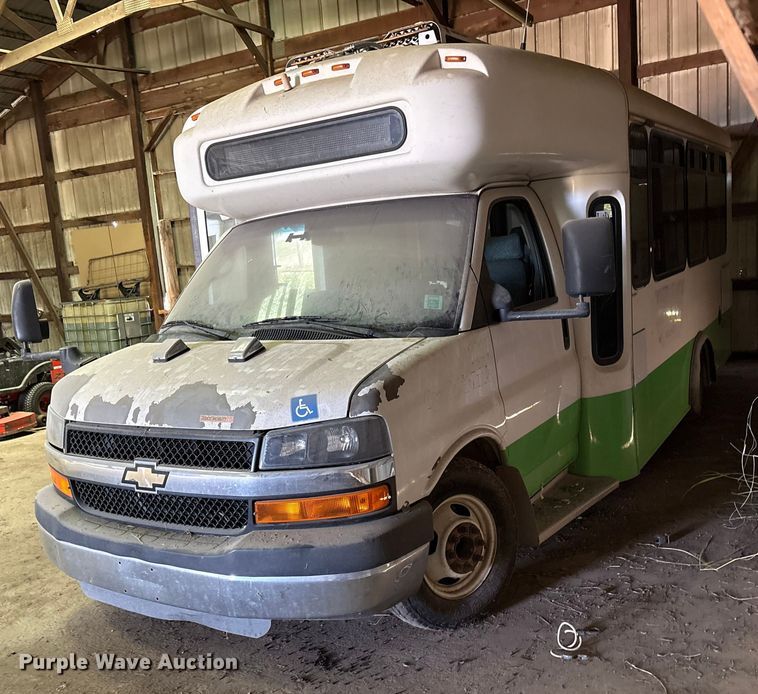 2010 Chevrolet CT4 shuttle bus - DN0646
