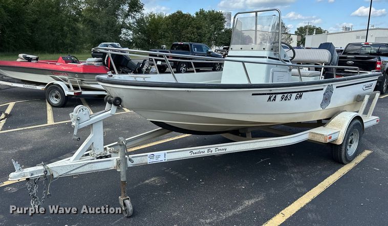 Boston Whaler boat - DP8857