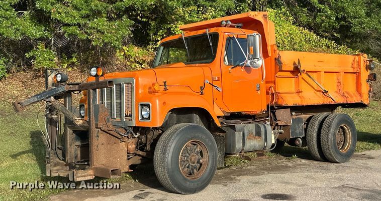 1999 International 2554 dump truck - DT6404