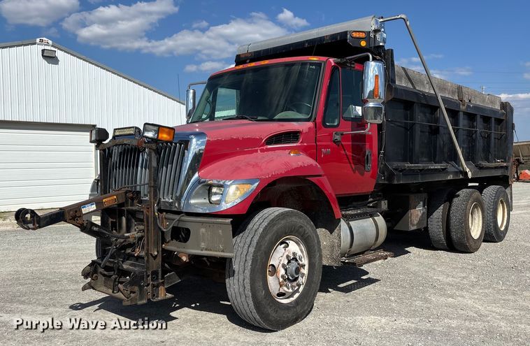 2007 International 7400 dump truck - DU1369