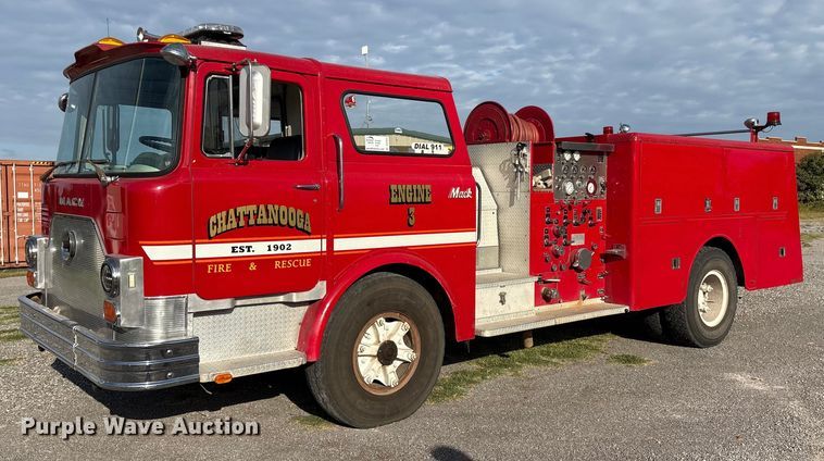 1979 Mack pumper fire truck - DV5005