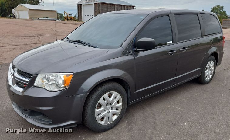 2018 Dodge Grand Caravan van - DY1212