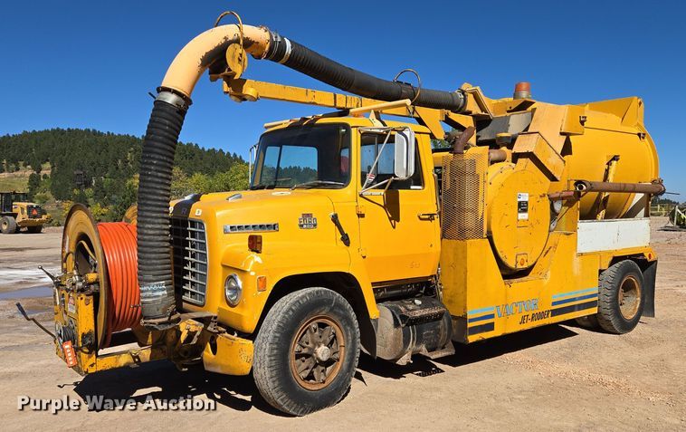 1980 Ford LN800 sewer jetter truck - DY1244