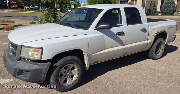 2008 Dodge Dakota Crew Cab pickup truck - DY1267