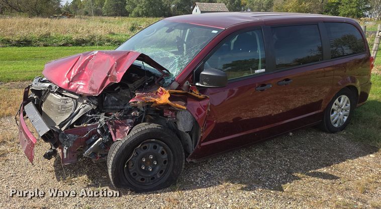 2020 Dodge Grand Caravan van - DY1302