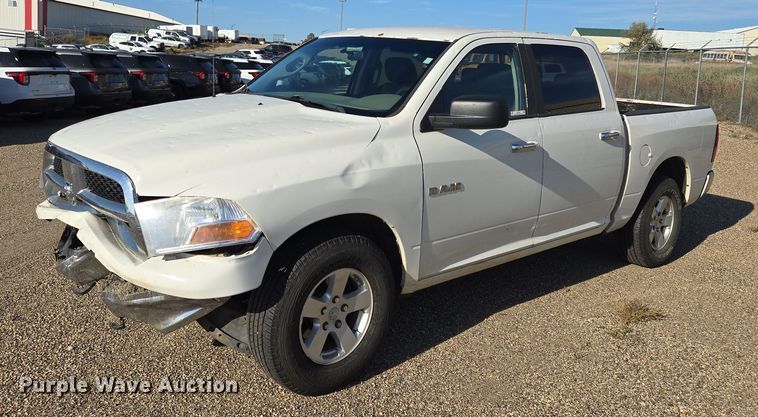 2009 Dodge Ram 1500 Crew Cab pickup truck - DY1320