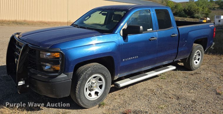 2015 Chevrolet Silverado 1500 Double Cab pickup truck - DY1321