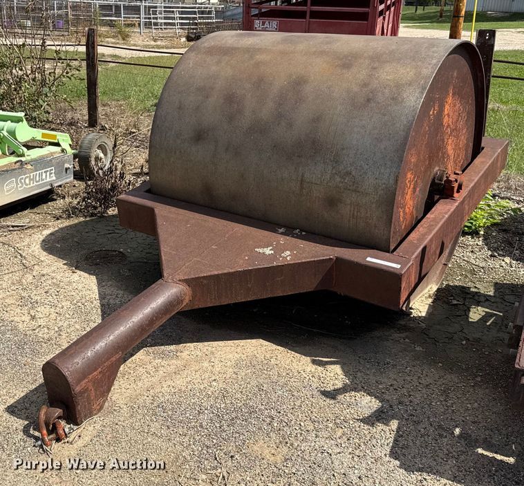 Single drum pull type roller - DY8216