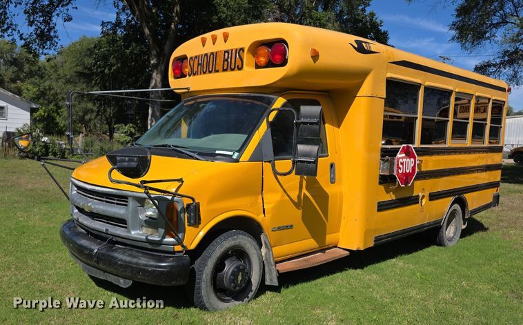 2001 Chevrolet Express school bus - DZ6351