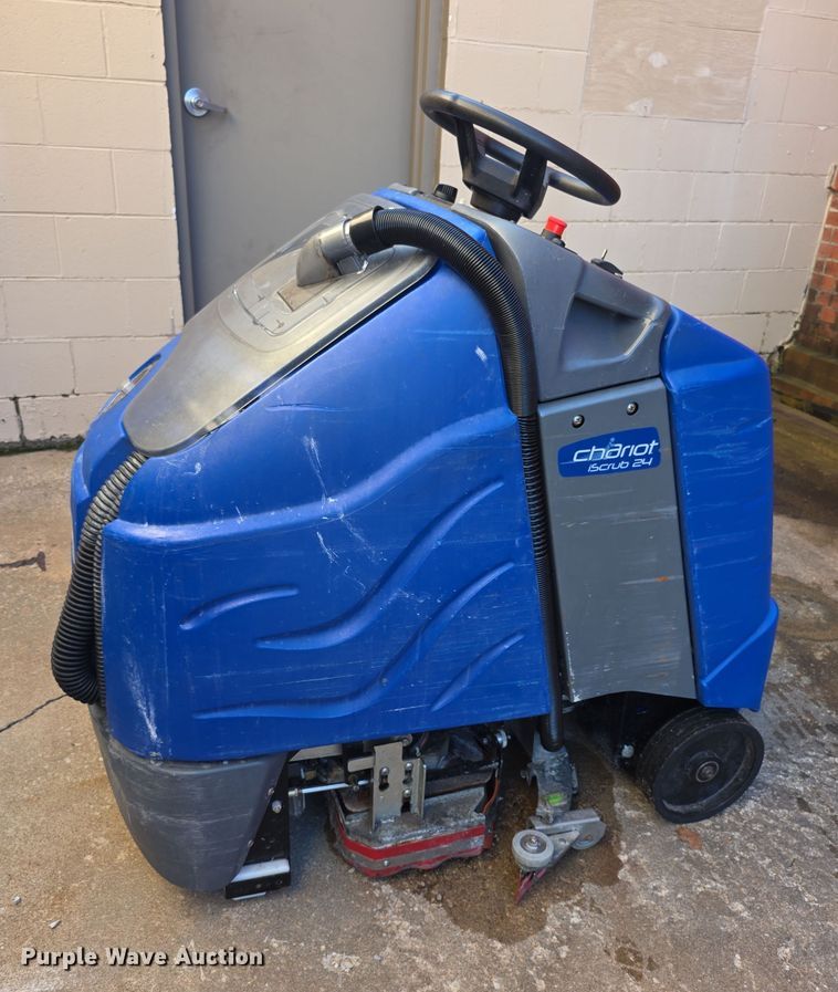 Chariot iScrub 24 floor scrubber - DZ6369