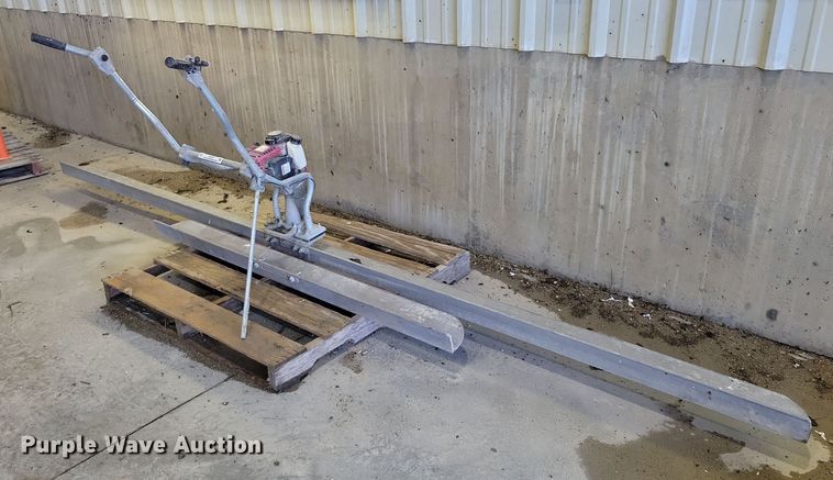 Wacker Neuson P35A power screed - DZ6650