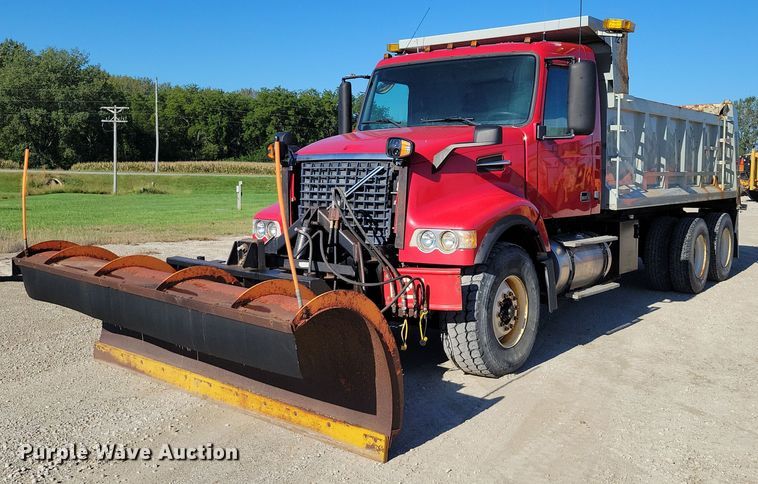 2002 Volvo VHD64F dump truck - DZ6656
