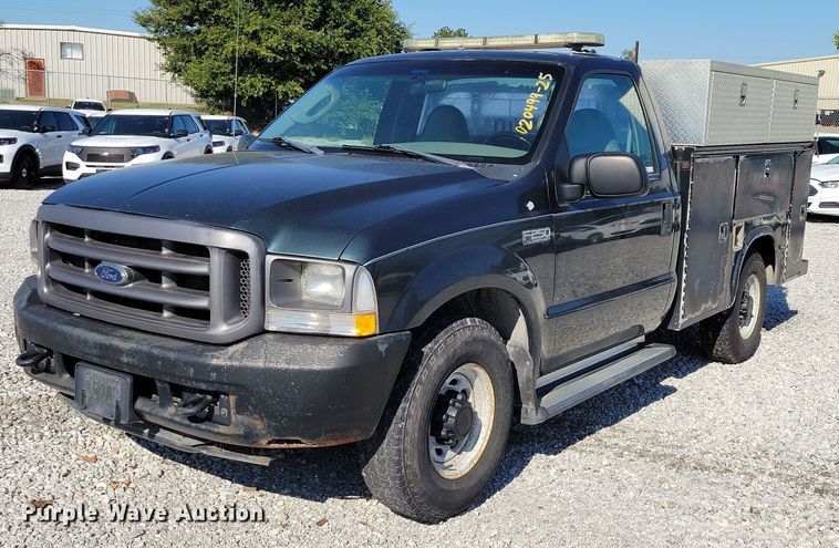 2004 Ford F250 Super Duty utility bed pickup truck - DZ6693