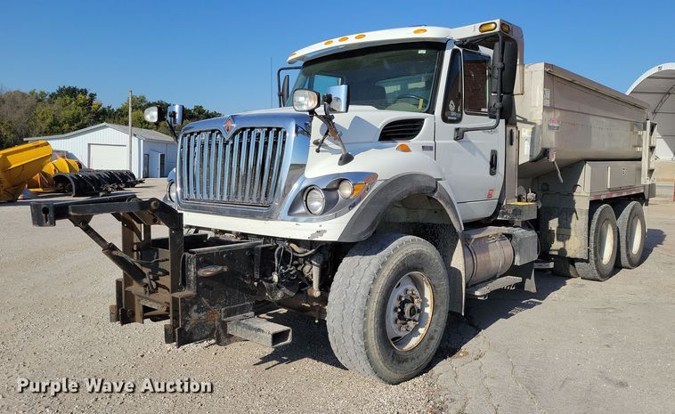 2013 International  WorkStar 7500 dump truck - DZ6737