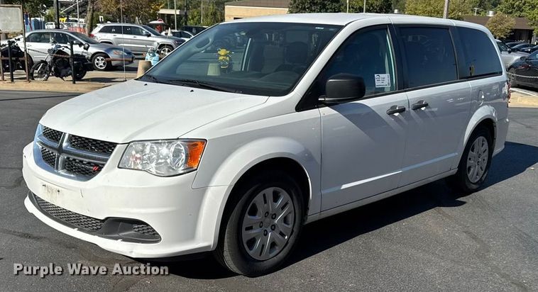 2019 Dodge Grand Caravan van - EA1904