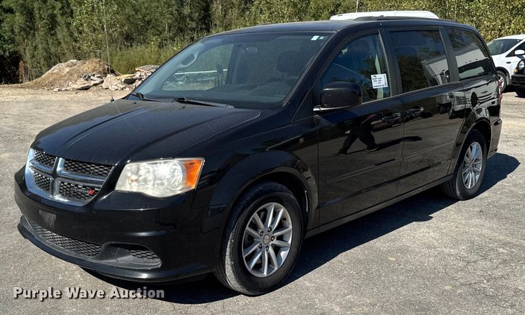 2014 Dodge Grand Caravan van - EA1905