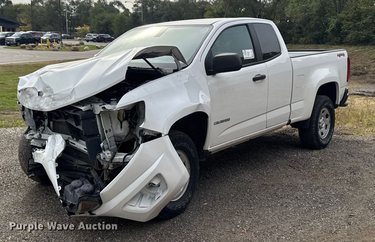 2017 Chevrolet Colorado pickup truck - EA1911