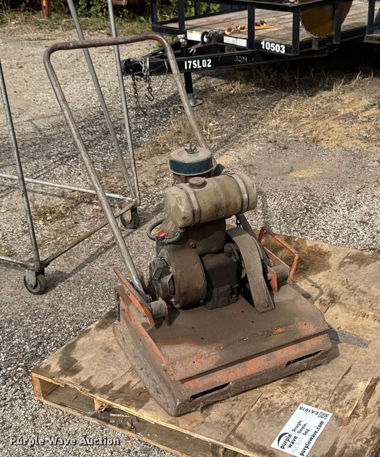 Plate compactor - EA1918