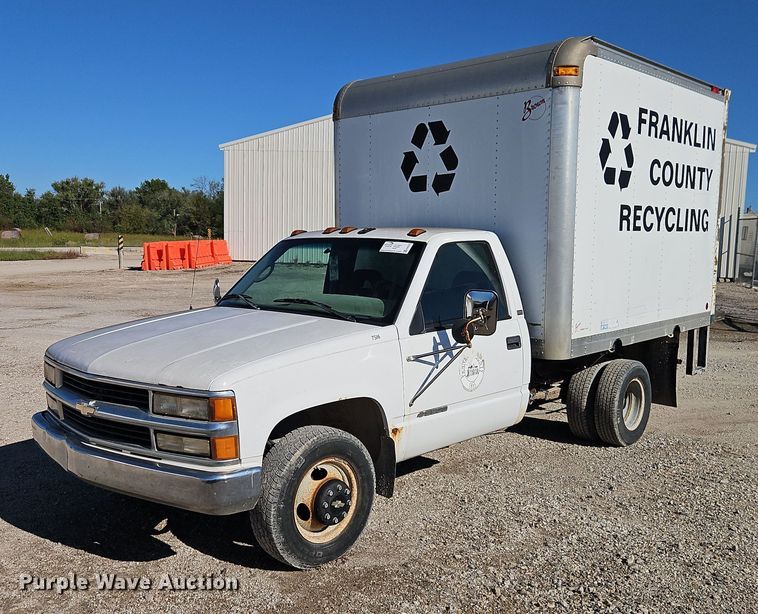 1996 Chevrolet C3500 box truck - EB8347