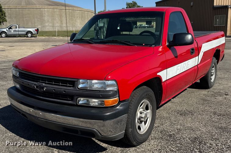 2002 Chevrolet Silverado 1500 pickup truck - EF2175