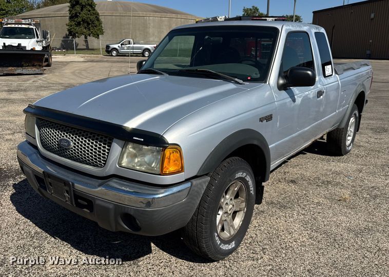 2002 Ford Ranger SuperCab pickup truck - EF2176