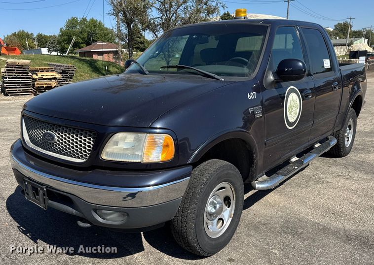 2001 Ford F150 SuperCrew pickup truck - EF2182