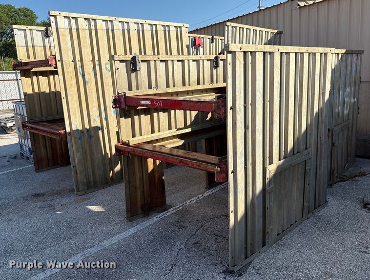 (4) trench boxes - EG8630