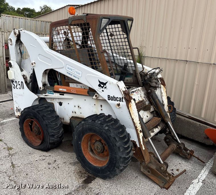 2003 Bobcat S250 skid steer loader - EG8691