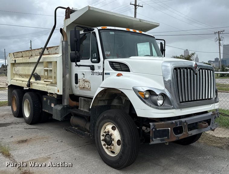 2011 International 7400  dump truck - EG8731