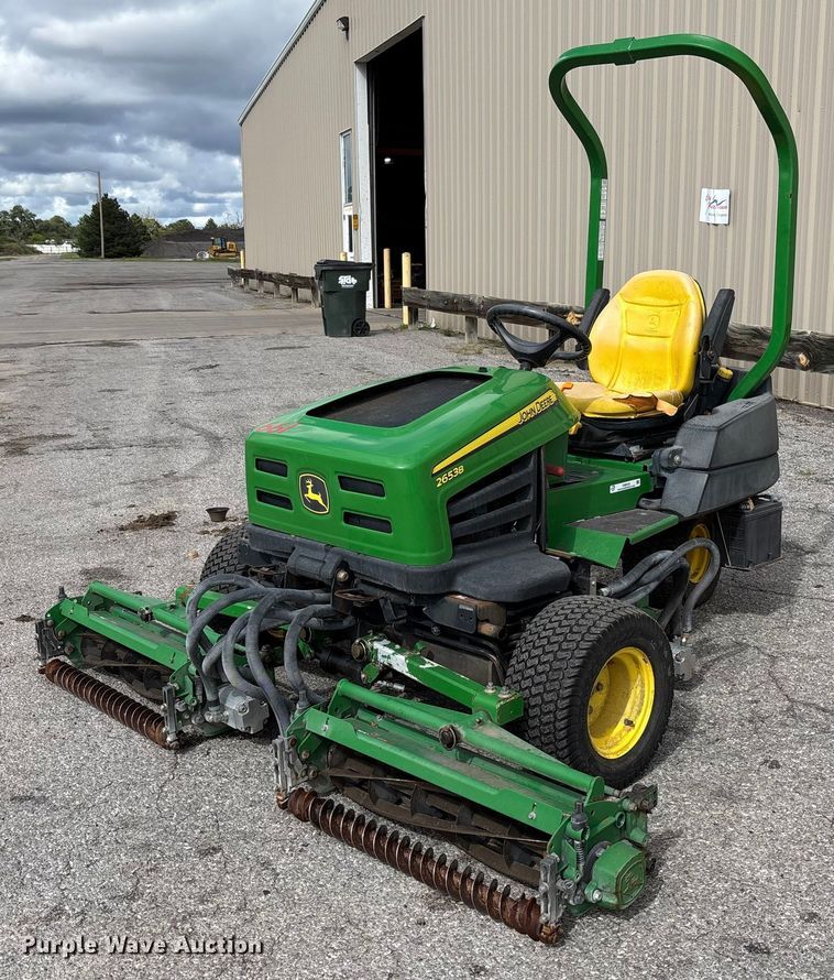 2009 John Deere 2653B reel mower - EM8205