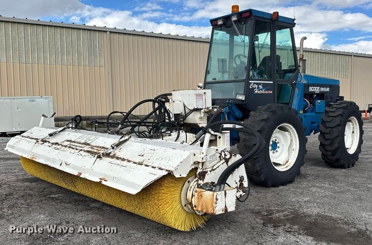 1998 New Holland 9030E bi-directional tractor - EM8216
