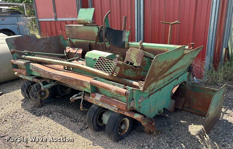 (2) Layton pavers - EM8251