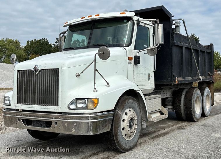 2009 International 9200i dump truck - EN5624