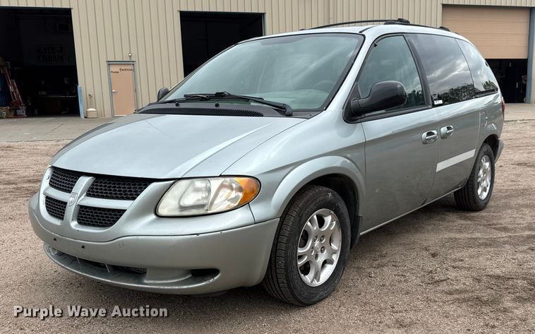 2004 Dodge Caravan SXT van - EQ1002