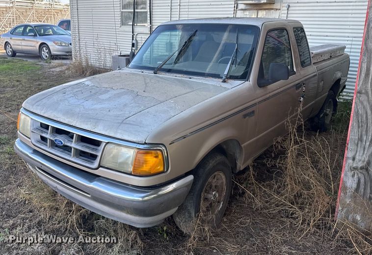 1993 Ford Ranger SuperCab pickup truck - ER2488