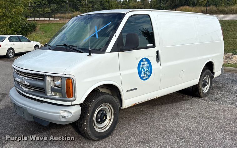 2002 Chevrolet Express 2500 van - ET4560