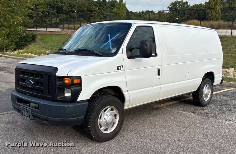 2011 Ford E250 van - ET4562
