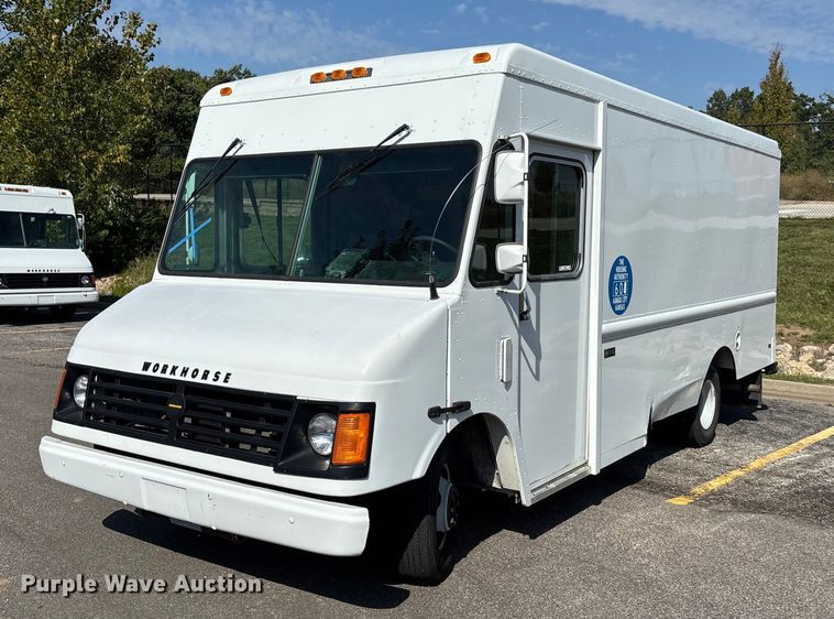 2004 Workhorse P42 delivery van - ET4563