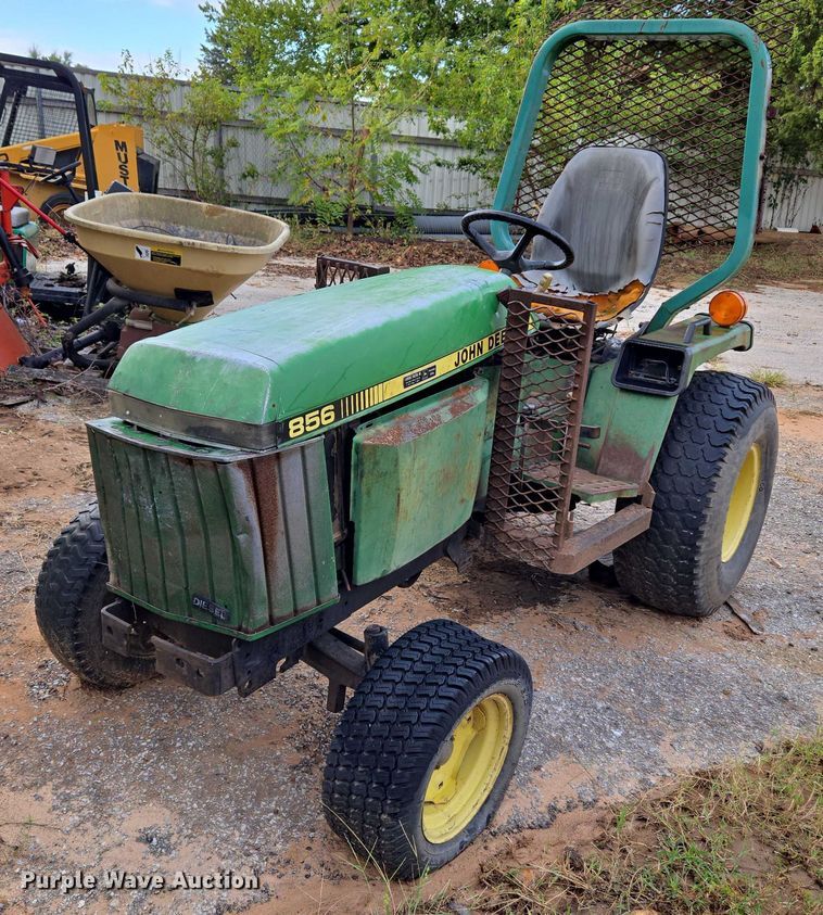 John Deere 856 tractor - EU3762