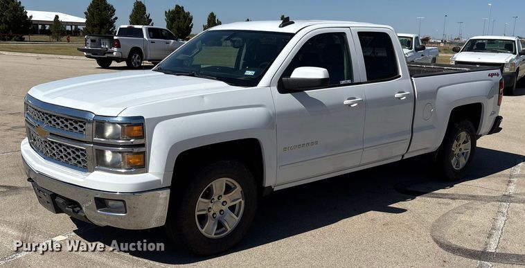 2015 Chevrolet Silverado 1500 Double Cab pickup truck - EU4685