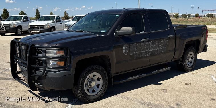 2015 Chevrolet Silverado 1500 Crew Cab pickup truck - EU4688