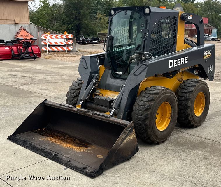 2010 John Deere 328D  skid steer loader - EV1903